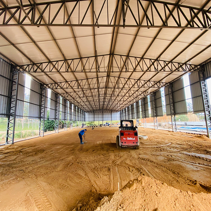 Obra de piso industrial da Poliforte — antes